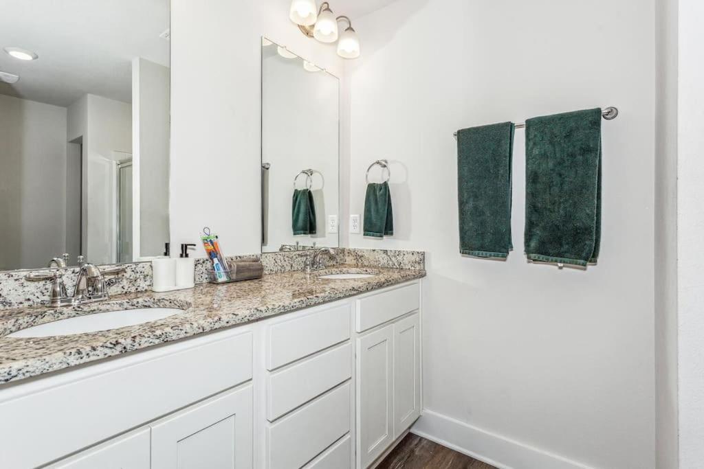 Luxury Townhome Near Downtown And Pensacola Beach מראה חיצוני תמונה